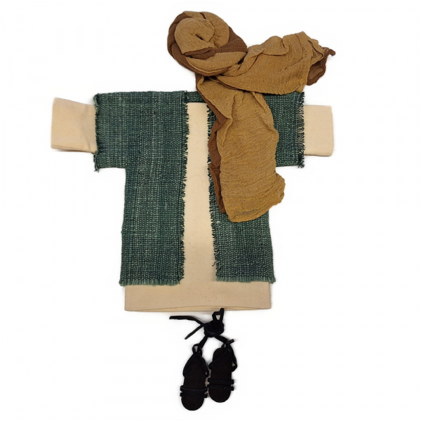 Bekleidungsset mit grünem grobem Gewebemantel